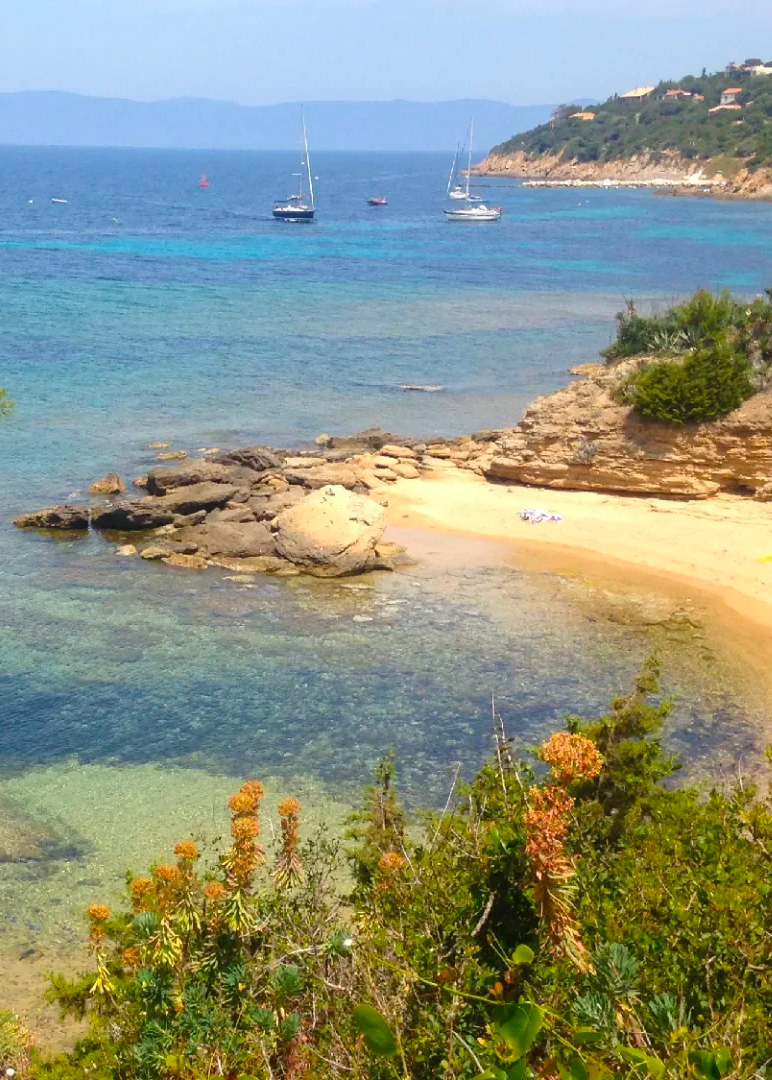 lelevant-plage-des-grottes-christophecastex-1920x1080-f50_50